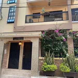 https://residence-adja-binta-kane-sour.hotelsdakar.com