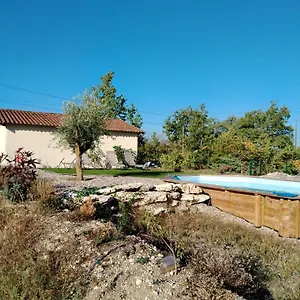 Hébergement de vacances Un Gite Entierement Renove A La Campagne, Pern